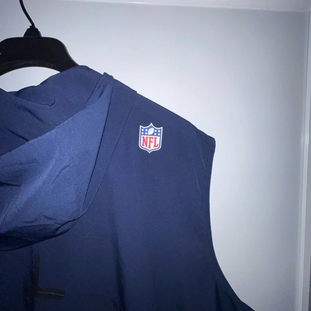. NFL Los Angeles Rams sleeveless hoodie. Used button great condition - Picture 6 of 9